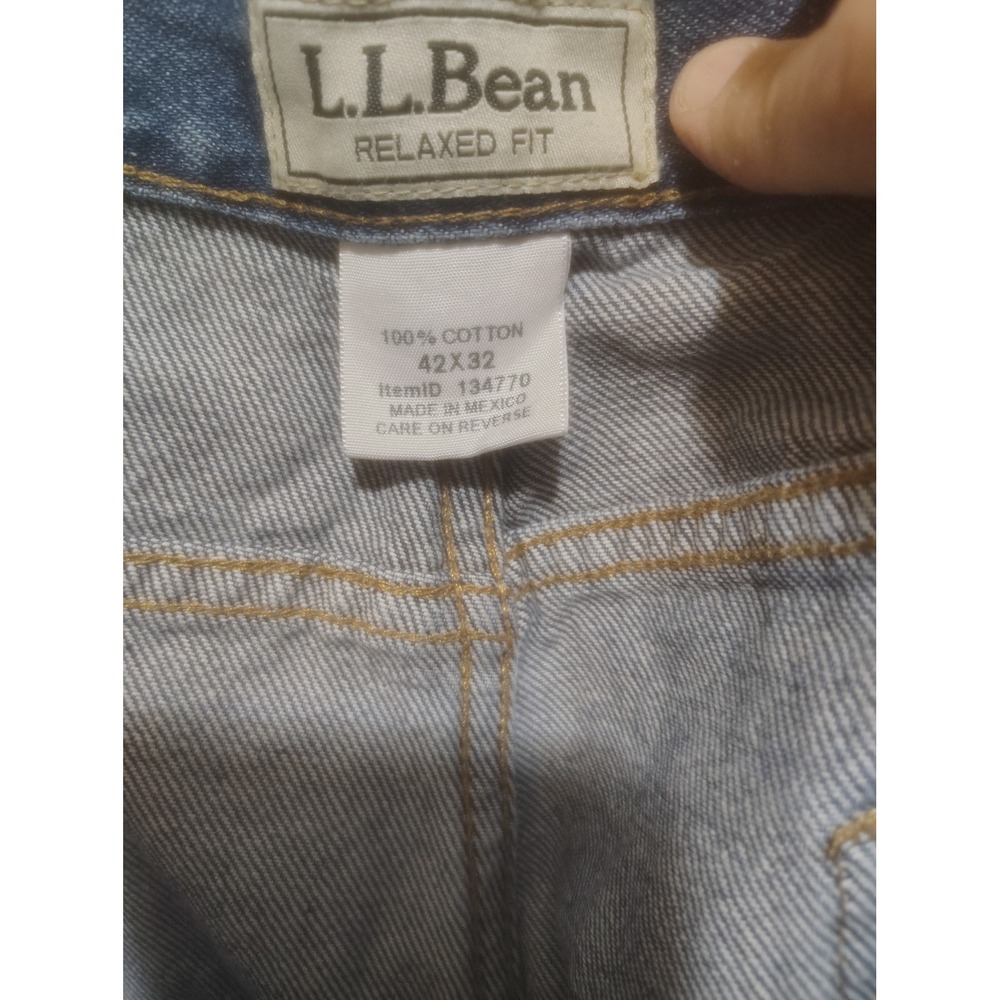 LL Bean Relaxed Fit Jeans Mens 42x32 Medium Wash Blue Denim Straight Leg 134770 - Picture 5 of 5